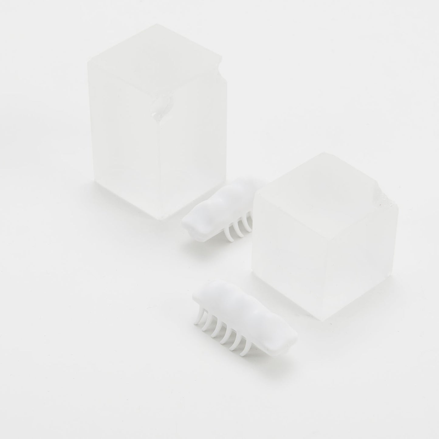 Electronic Cat Teasing Toy - Little Snow Elf URBAN PAW PETS