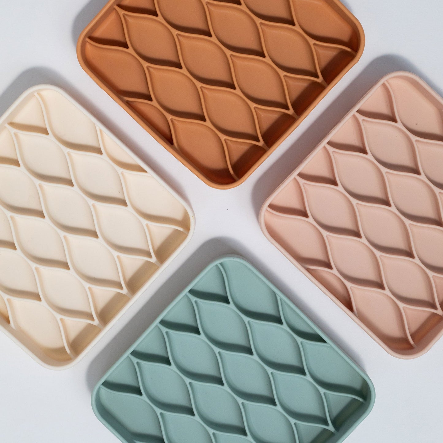 argyle slow feeder bowl - buttercream